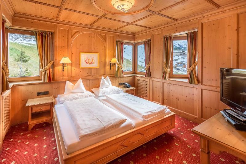 Hotel Edelweiss & Gurgl オーバーグールグル エクステリア 写真
